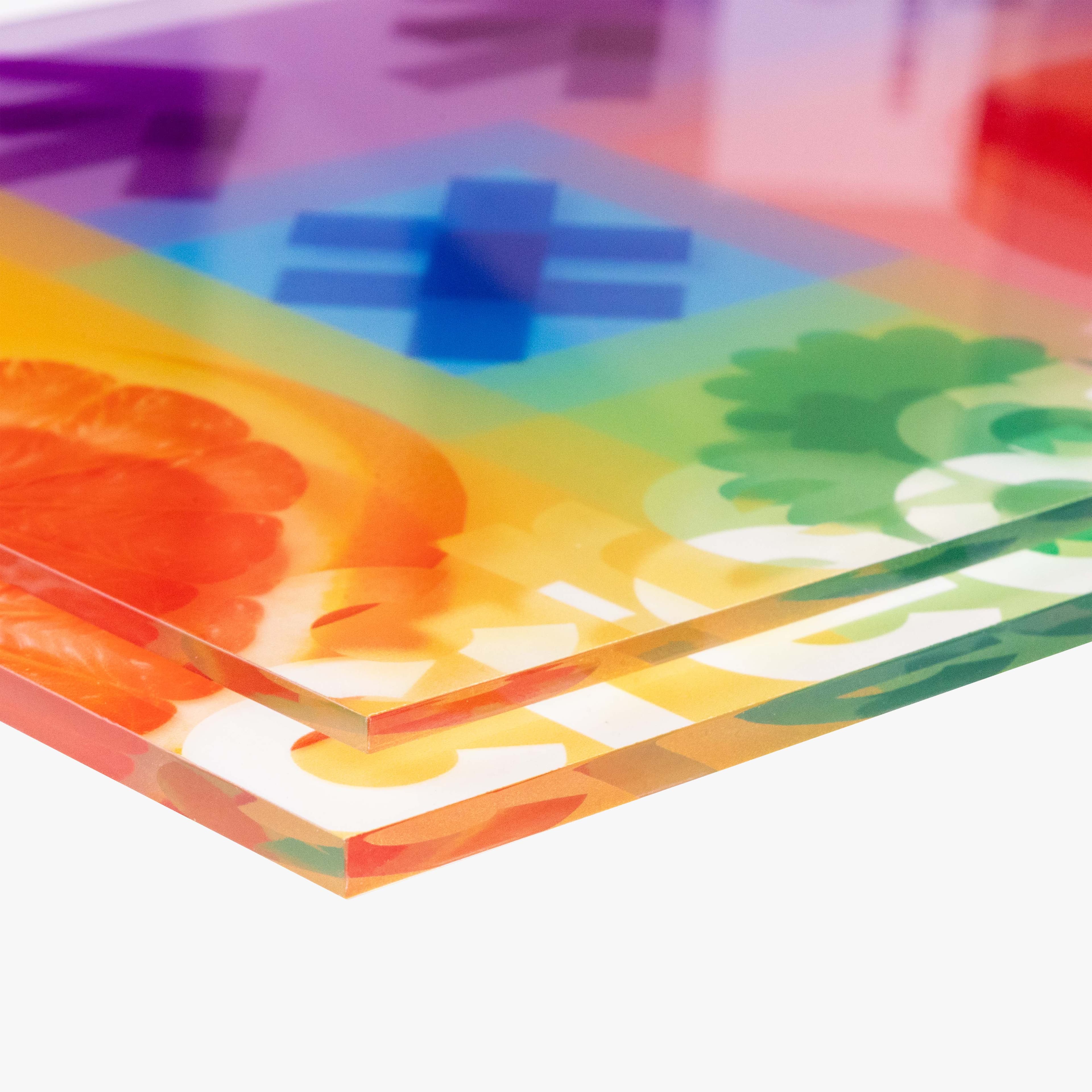 Lasergefräste Kanten eines Acrylglas Werbeschilds