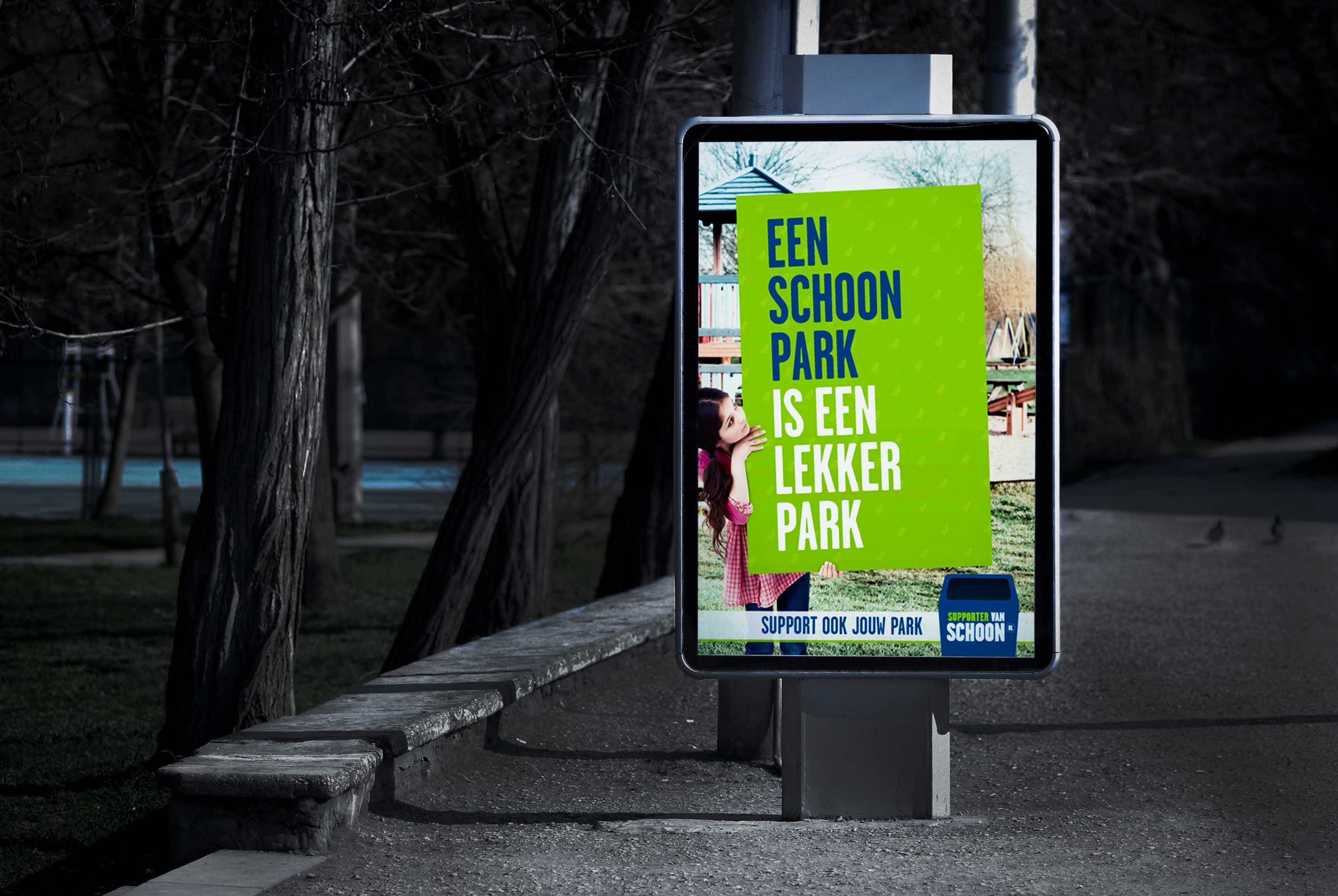 Verschiedene Formate von City-Light-Postern in Leuchtkästen