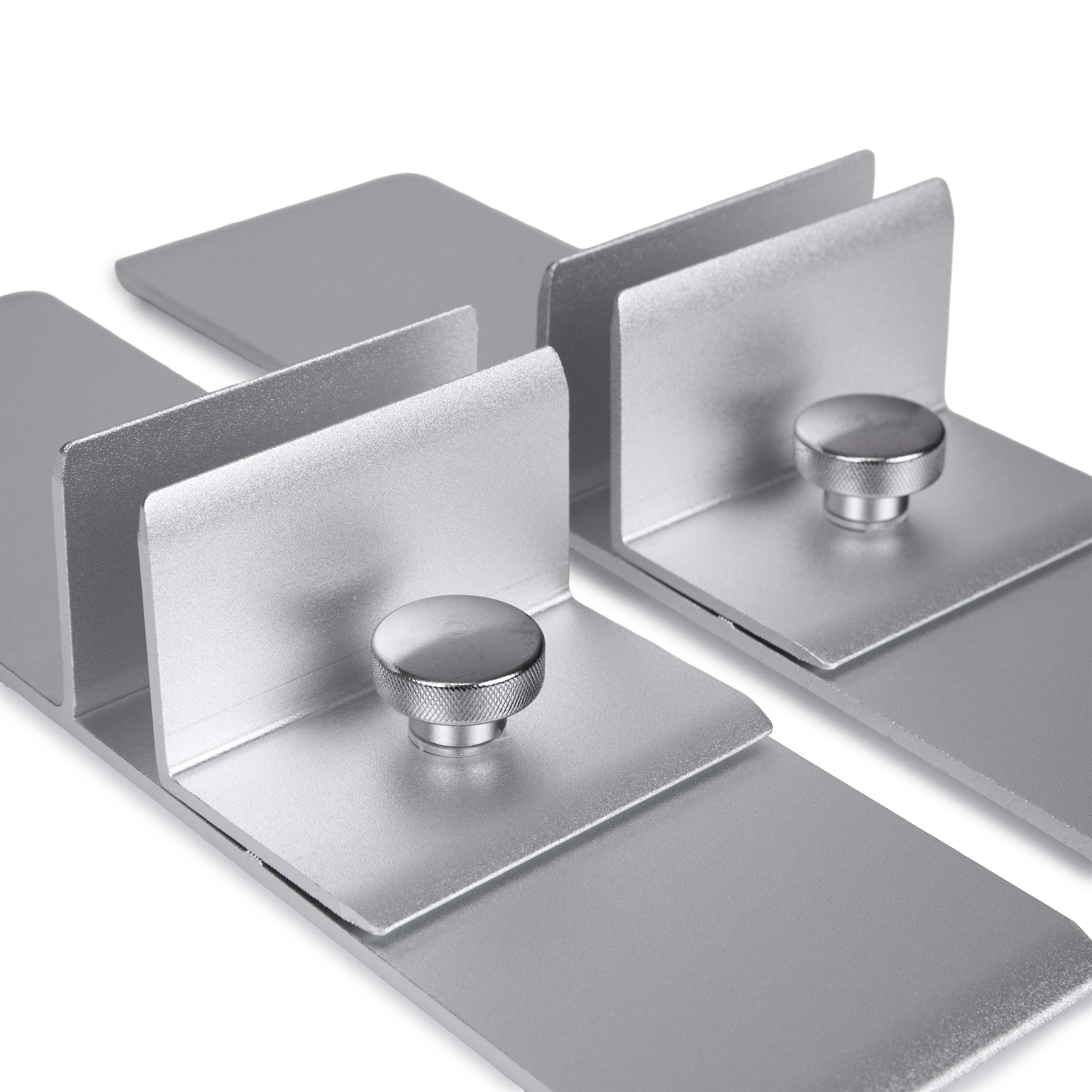 Panel Base mit Gummifüßen auf Boden