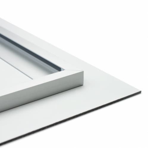 Nahaufnahme des Aluminiumrahmens mit J-Profil