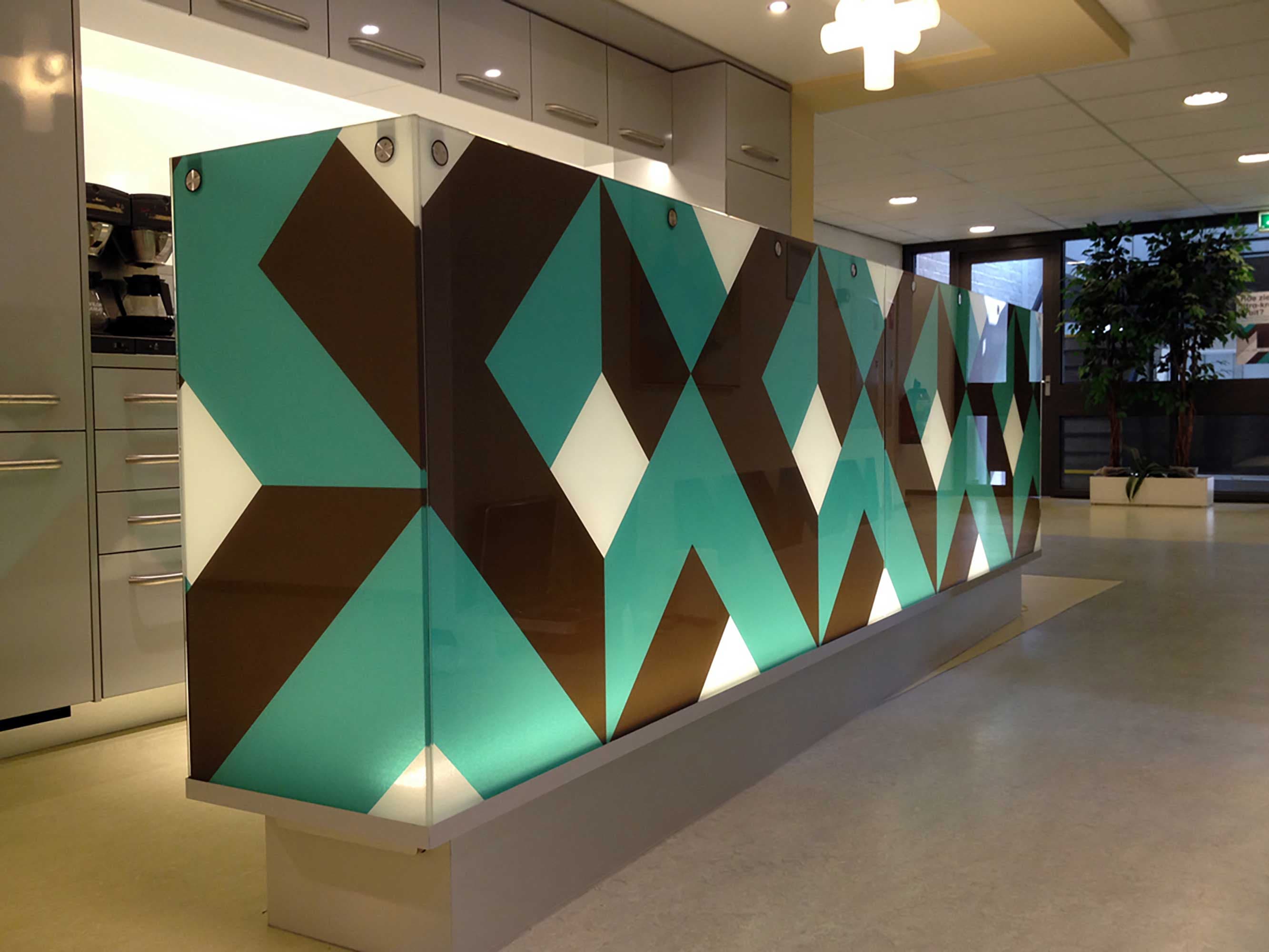 Montage der 3M™ 8150 Clear View Folie auf Fensterfläche