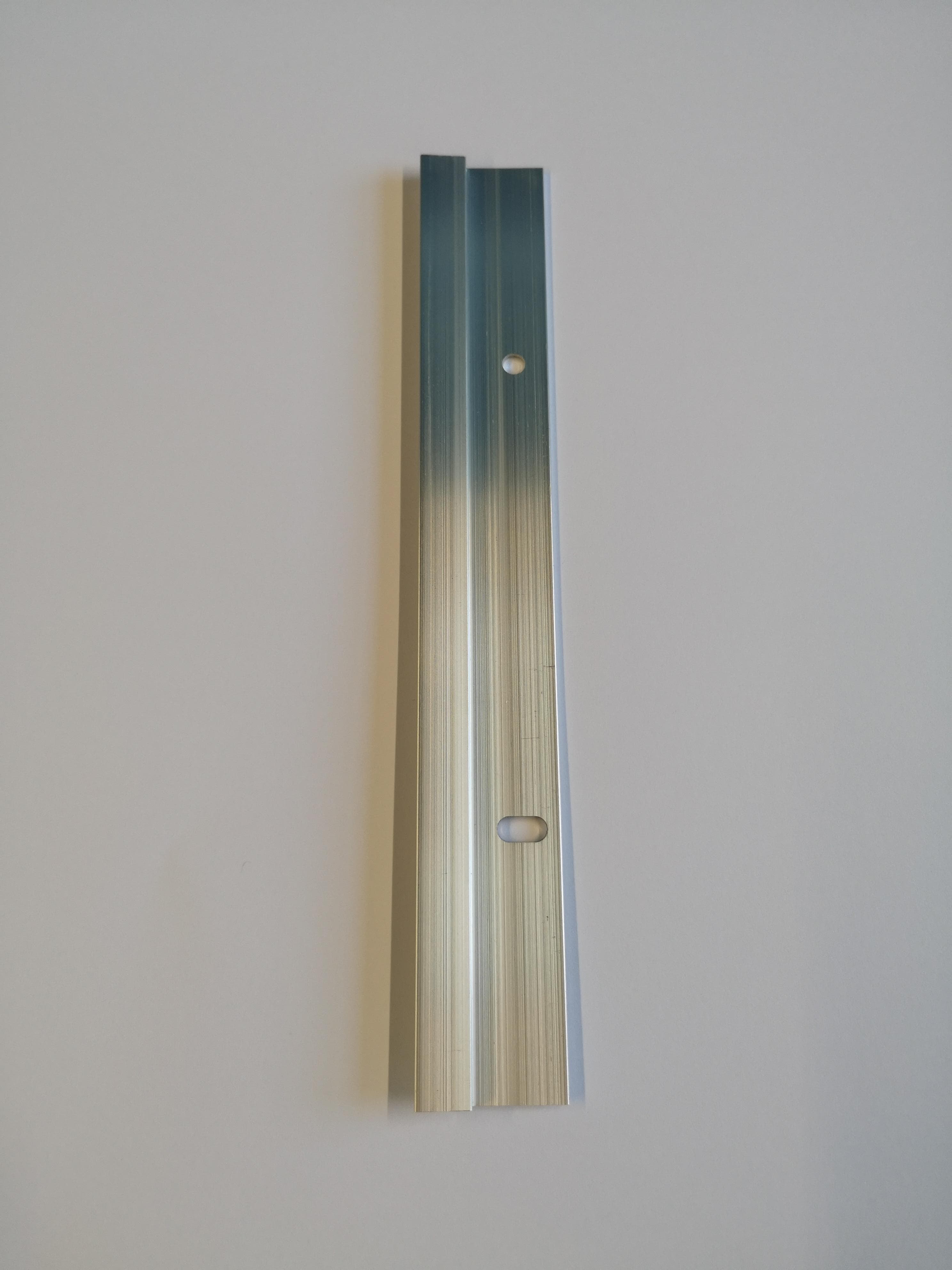 Wandhalterung 20cm zur Befestigung an der Wand