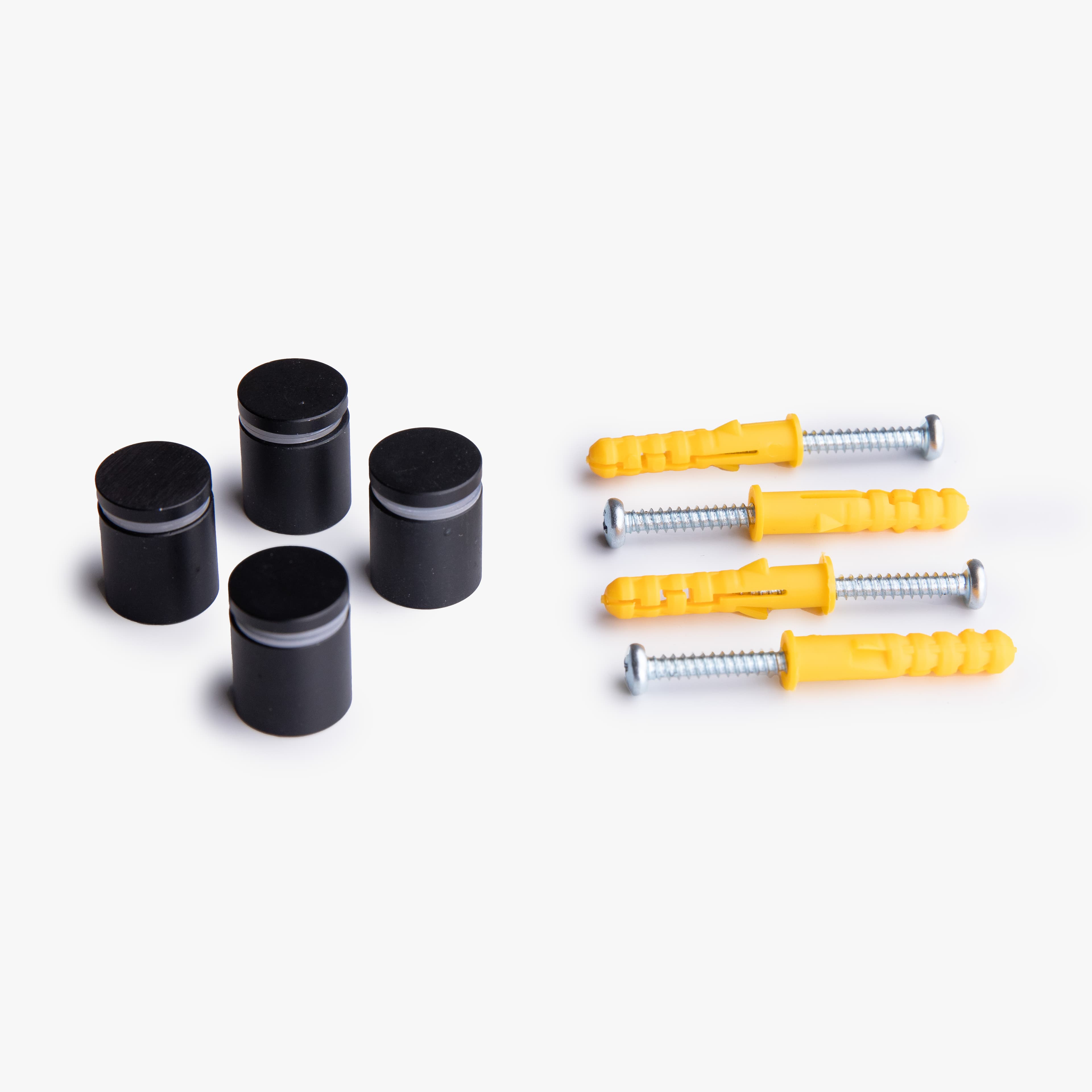 Set mit vier Abstandshaltern für Plattenmaterialien