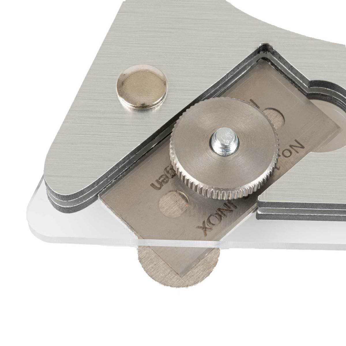 Nahaufnahme der scharfen Klinge des MultiTexPro® Schneidewerkzeugs