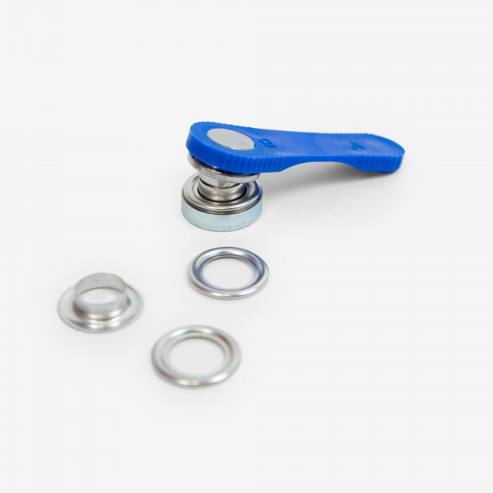 Ösenzange mit Ösen