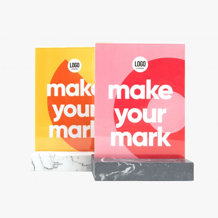 Kartenhalter mit Marmoroptik-Fuß